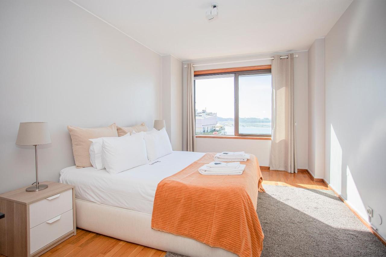 Liiiving In | Sea & River View Apartamento